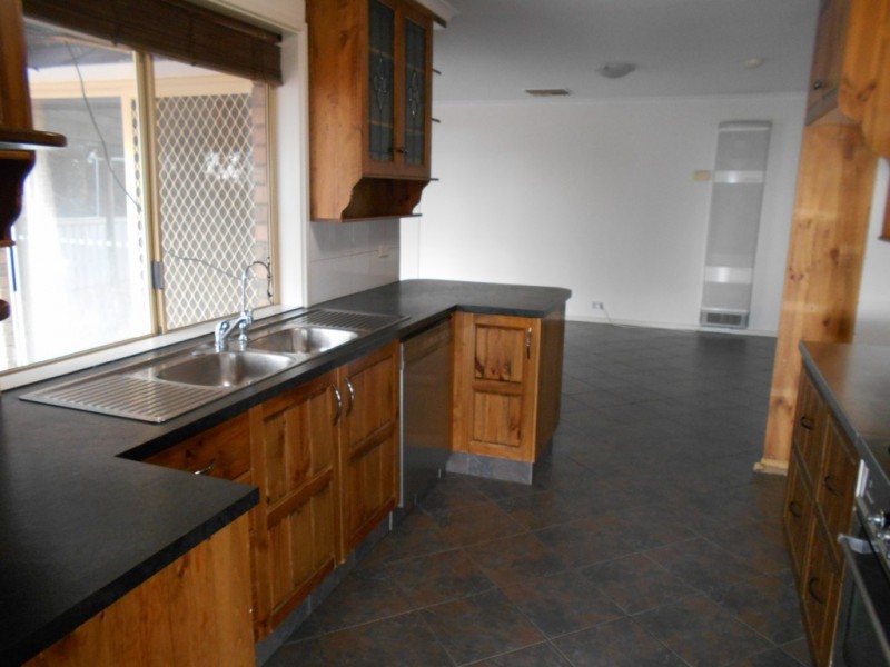 30 Neeangarra Crescent, Hallett Cove SA 5158