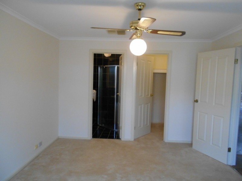 30 Neeangarra Crescent, Hallett Cove SA 5158