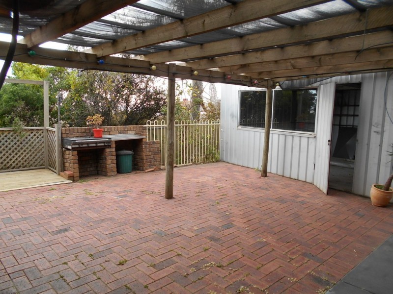 30 Neeangarra Crescent, Hallett Cove SA 5158