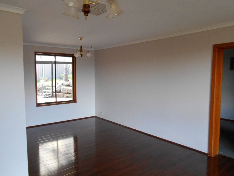 17 Lyons Circuit, Trott Park SA 5158