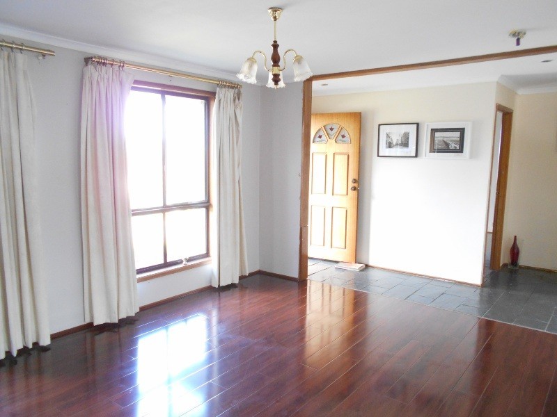 17 Lyons Circuit, Trott Park SA 5158