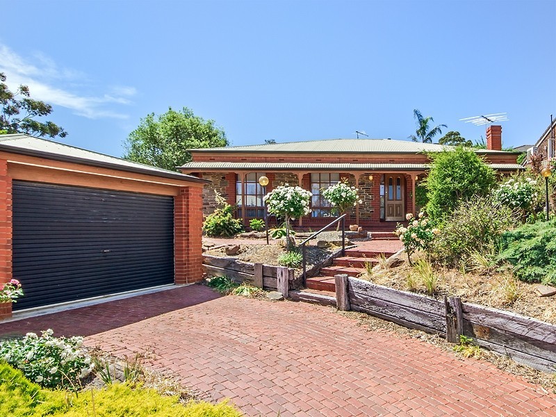 16 Barramundi Drive, Hallett Cove SA 5158