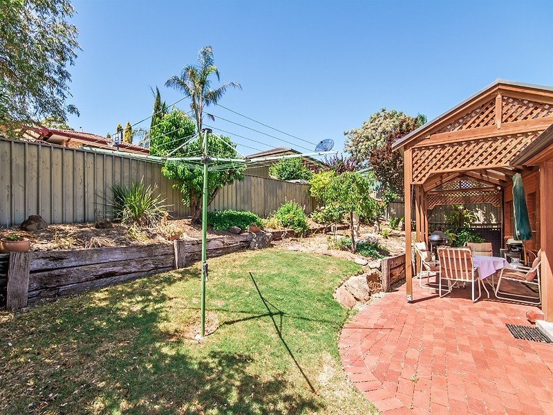 16 Barramundi Drive, Hallett Cove SA 5158