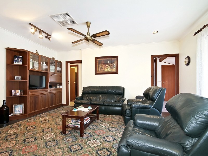 16 Barramundi Drive, Hallett Cove SA 5158