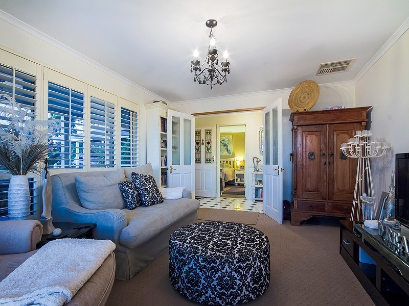 1 Wonggo Street, Hallett Cove SA 5158