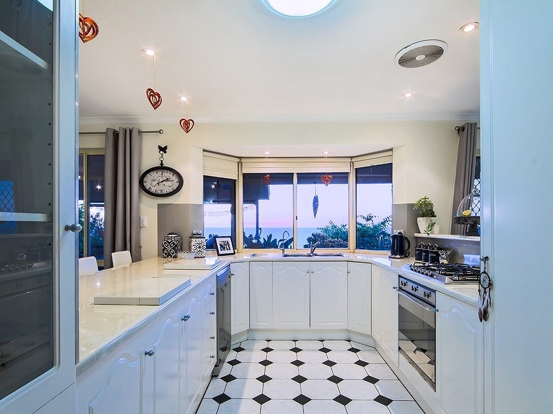1 Wonggo Street, Hallett Cove SA 5158