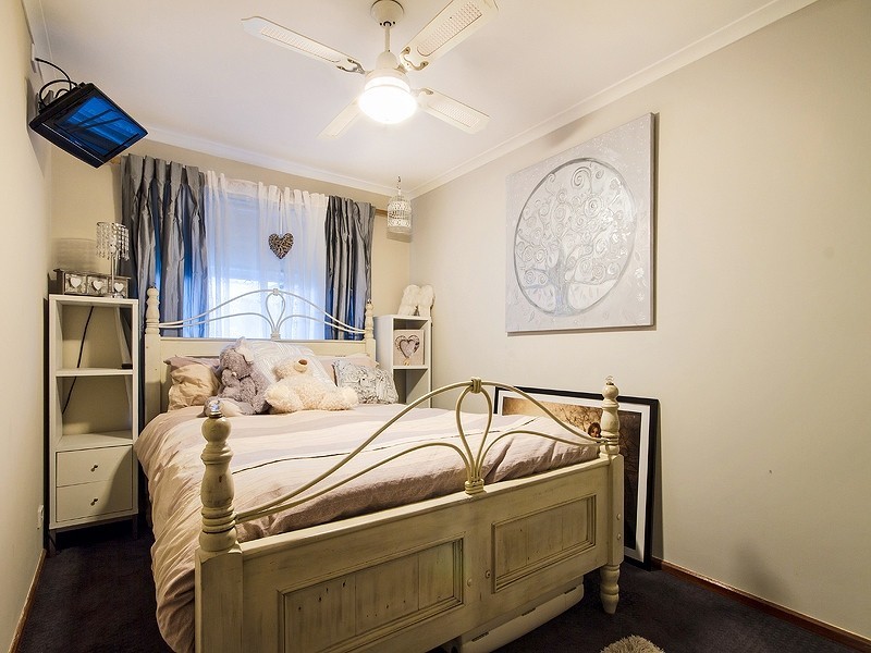 1 Wonggo Street, Hallett Cove SA 5158