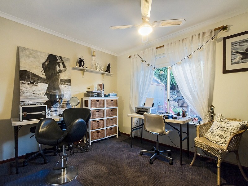 1 Wonggo Street, Hallett Cove SA 5158