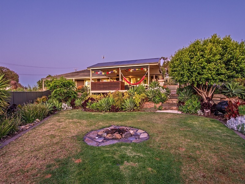 1 Wonggo Street, Hallett Cove SA 5158