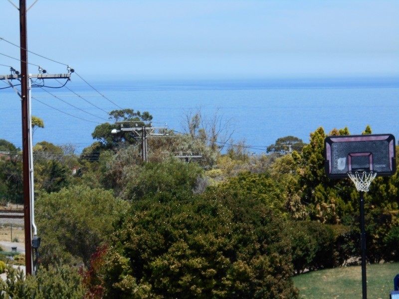 26 Burrington Street, Hallett Cove SA 5158