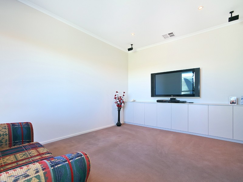 3 Thomas Way, Hallett Cove SA 5158