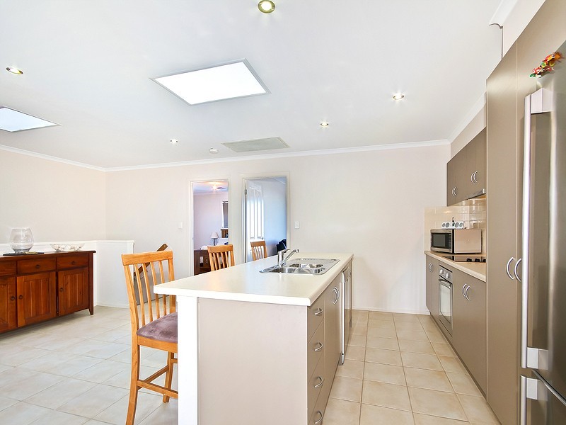 3 Thomas Way, Hallett Cove SA 5158
