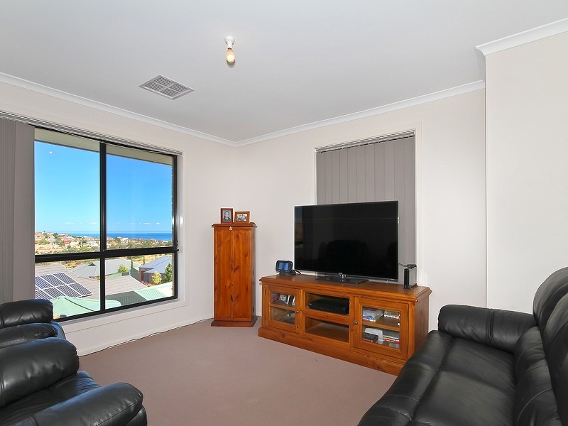 3 Thomas Way, Hallett Cove SA 5158