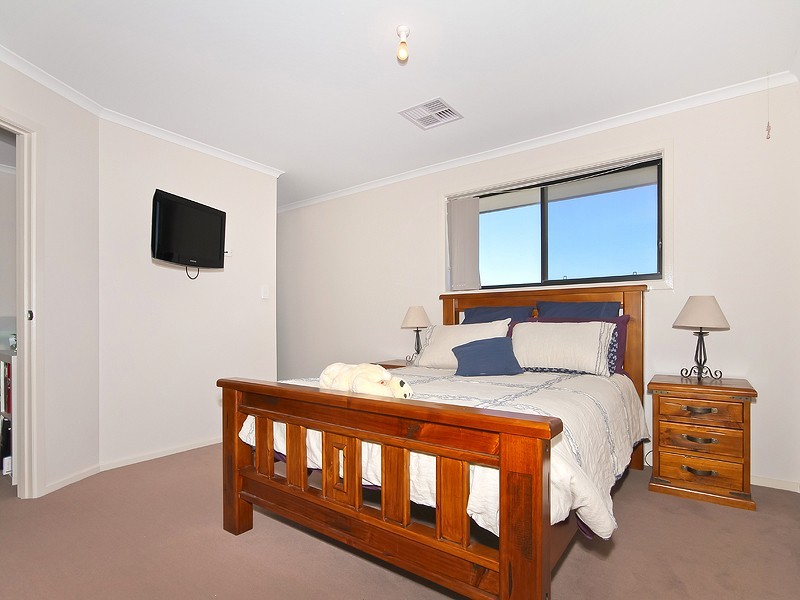 3 Thomas Way, Hallett Cove SA 5158