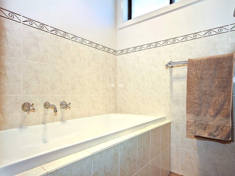 3 Thomas Way, Hallett Cove SA 5158