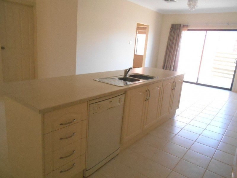 2a Limbert Avenue, Seacombe Gardens SA 5047