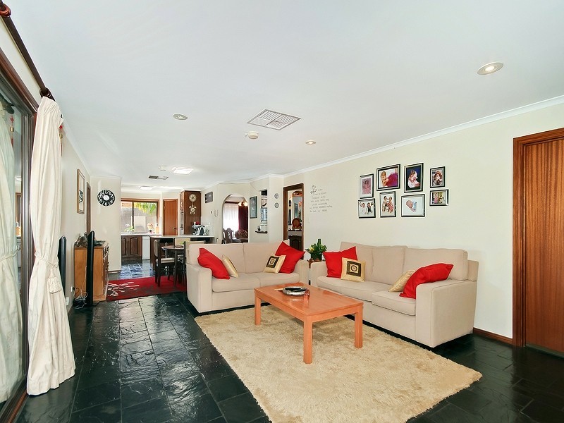 29 Equestrian Drive, Woodcroft SA 5162