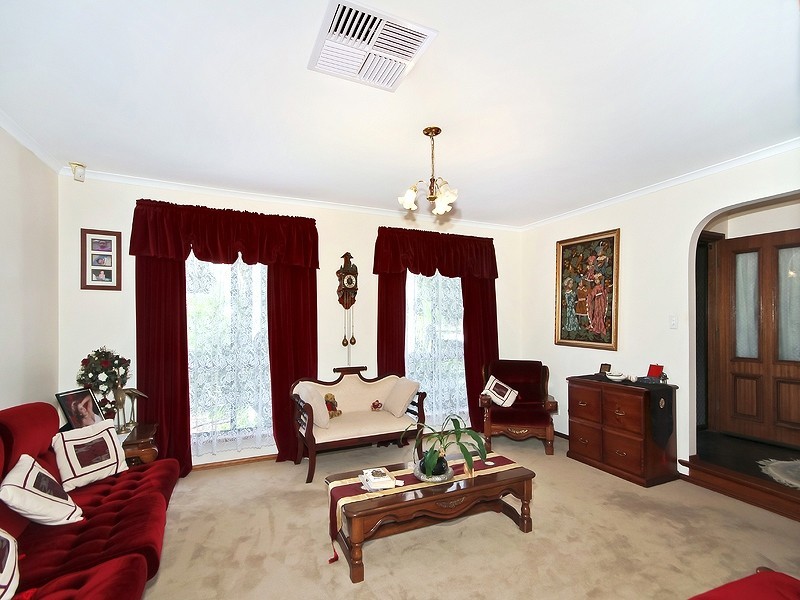 29 Equestrian Drive, Woodcroft SA 5162