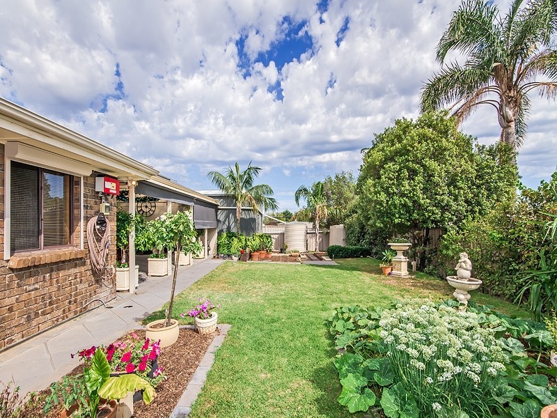 29 Equestrian Drive, Woodcroft SA 5162