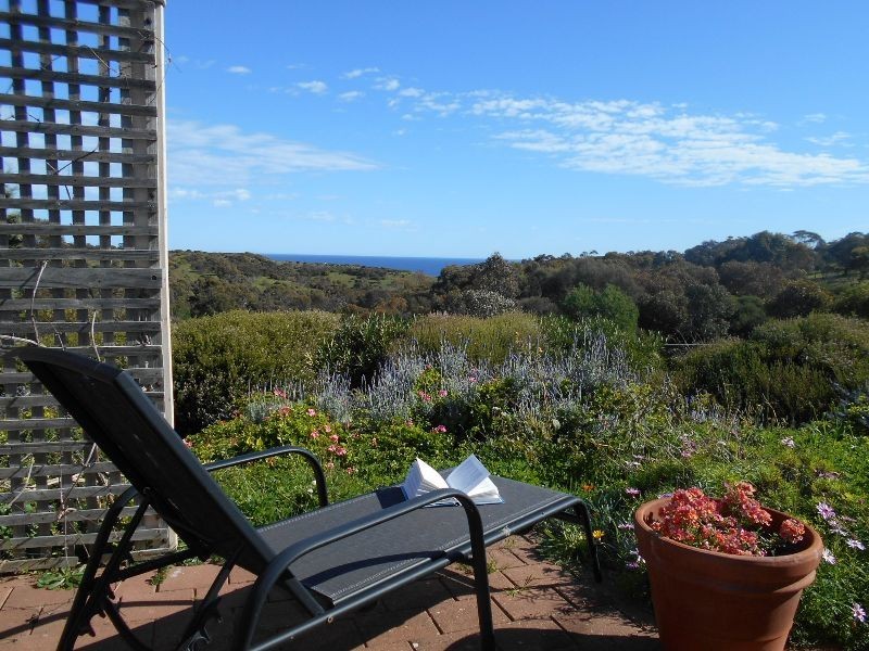 5 Duntroon Close, Hallett Cove SA 5158