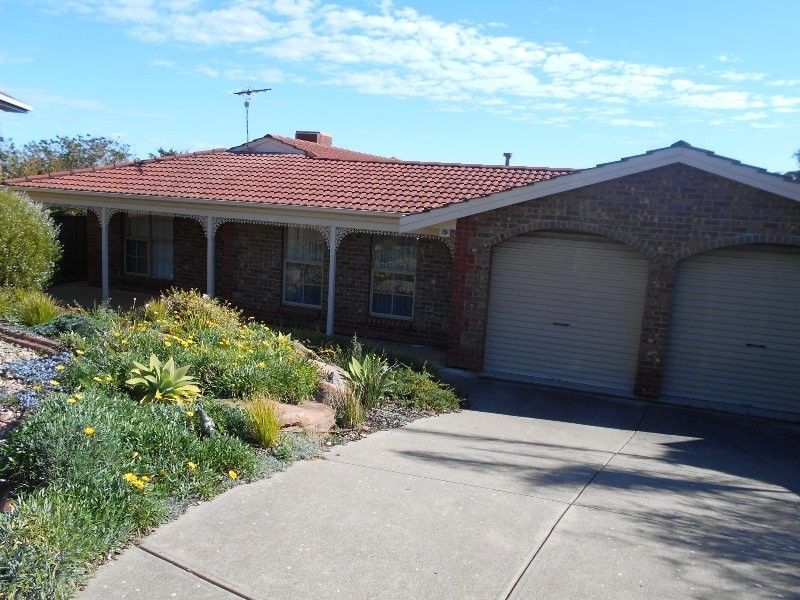 5 Duntroon Close, Hallett Cove SA 5158