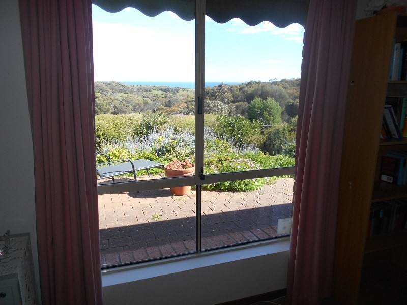 5 Duntroon Close, Hallett Cove SA 5158