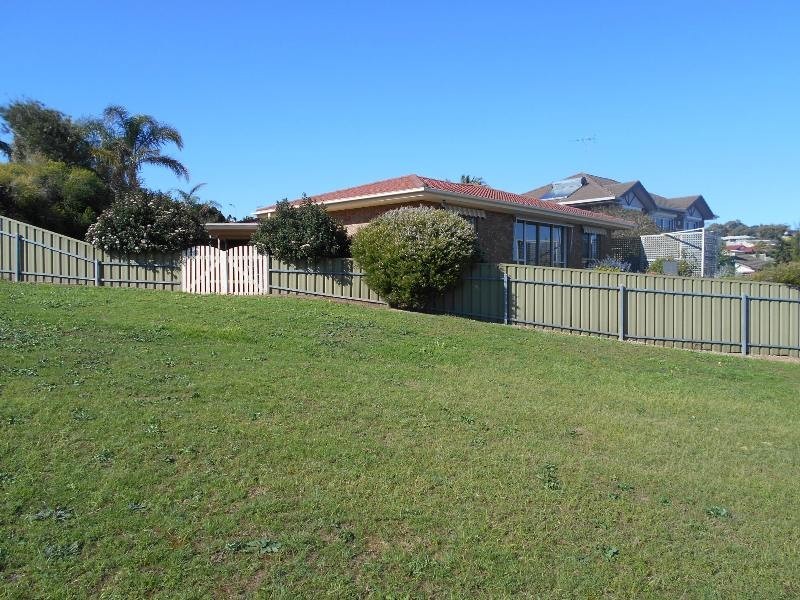 5 Duntroon Close, Hallett Cove SA 5158