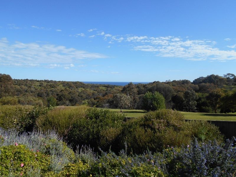 5 Duntroon Close, Hallett Cove SA 5158