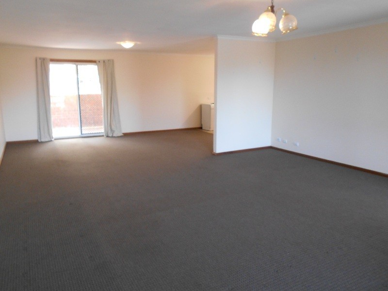 28 COORABIE CRESCENT, Hallett Cove SA 5158