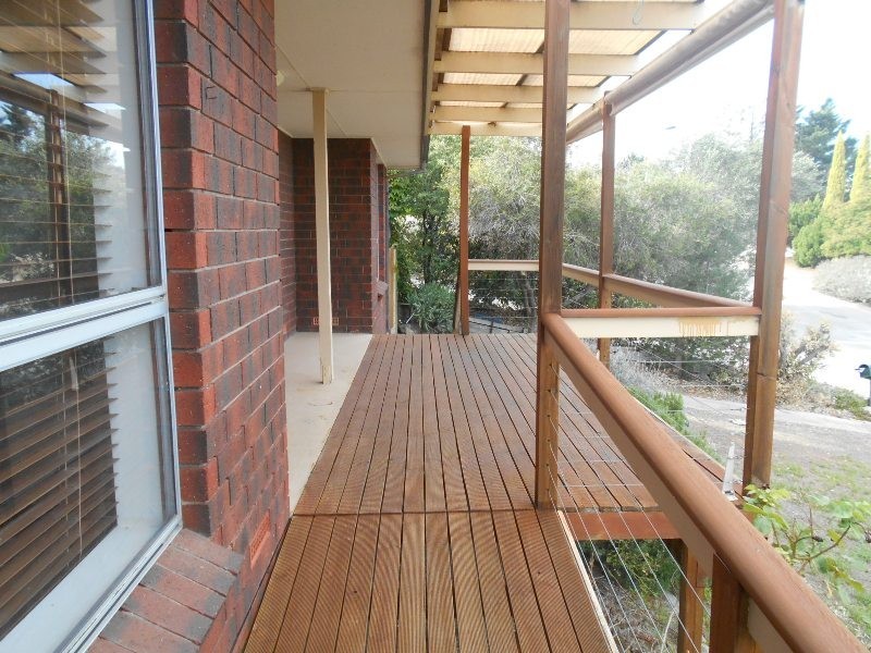 28 COORABIE CRESCENT, Hallett Cove SA 5158
