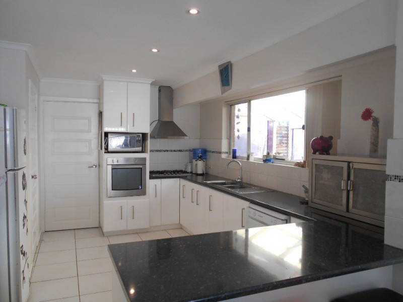 2 HARVARD COURT, Hallett Cove SA 5158