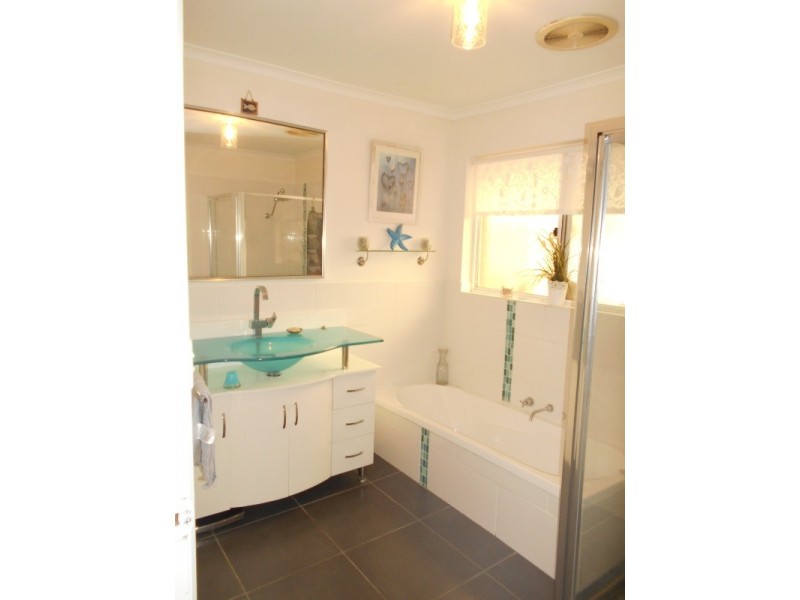 2 HARVARD COURT, Hallett Cove SA 5158