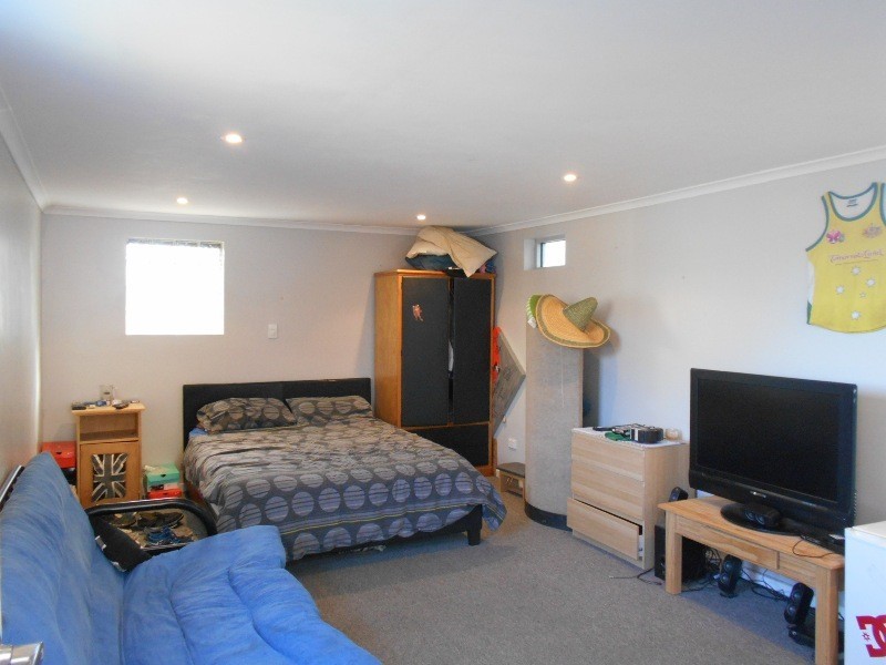 2 HARVARD COURT, Hallett Cove SA 5158