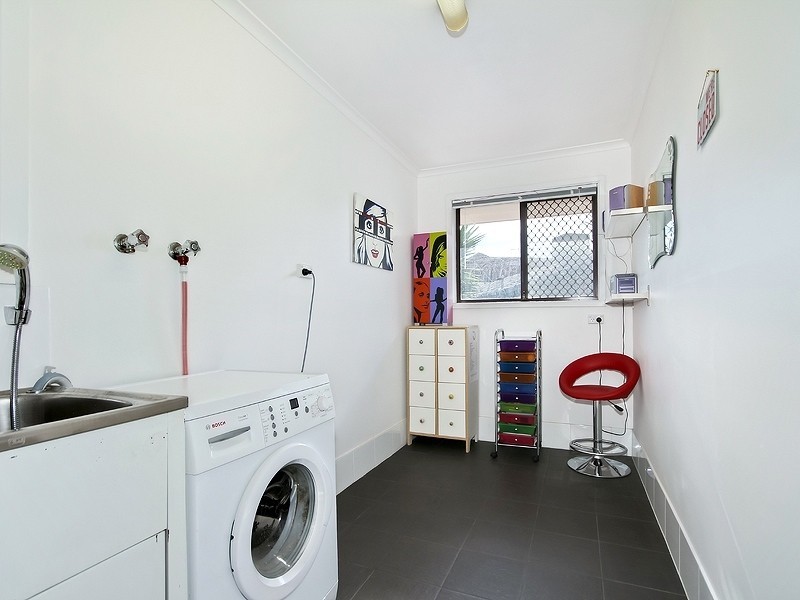 7 CORINGLE CRESCENT, Hallett Cove SA 5158