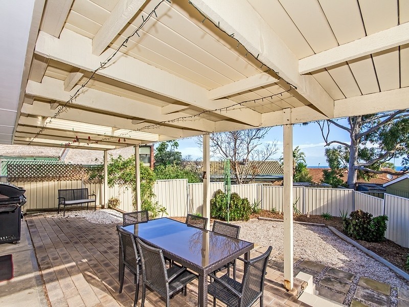 7 CORINGLE CRESCENT, Hallett Cove SA 5158