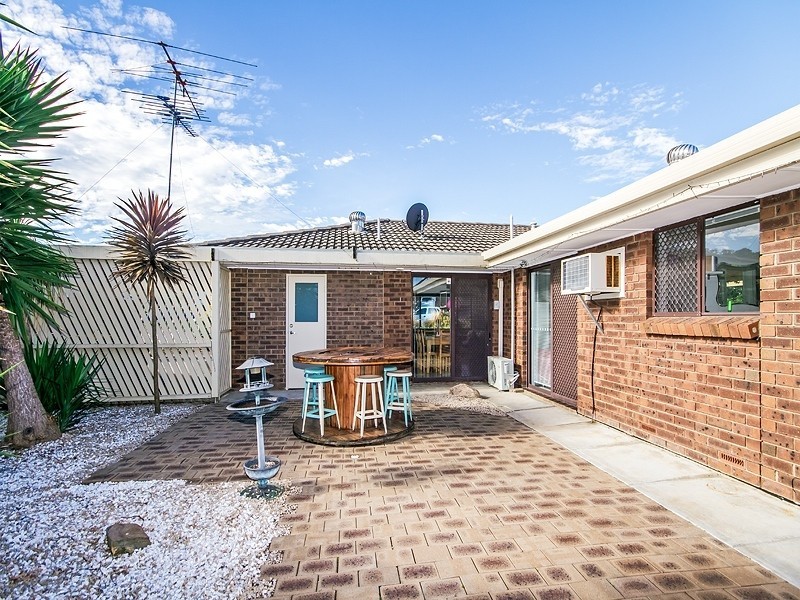 7 CORINGLE CRESCENT, Hallett Cove SA 5158