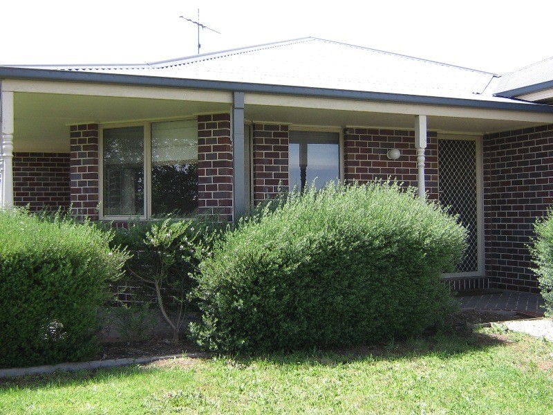 12 Candice Street, Kilmore VIC 3764