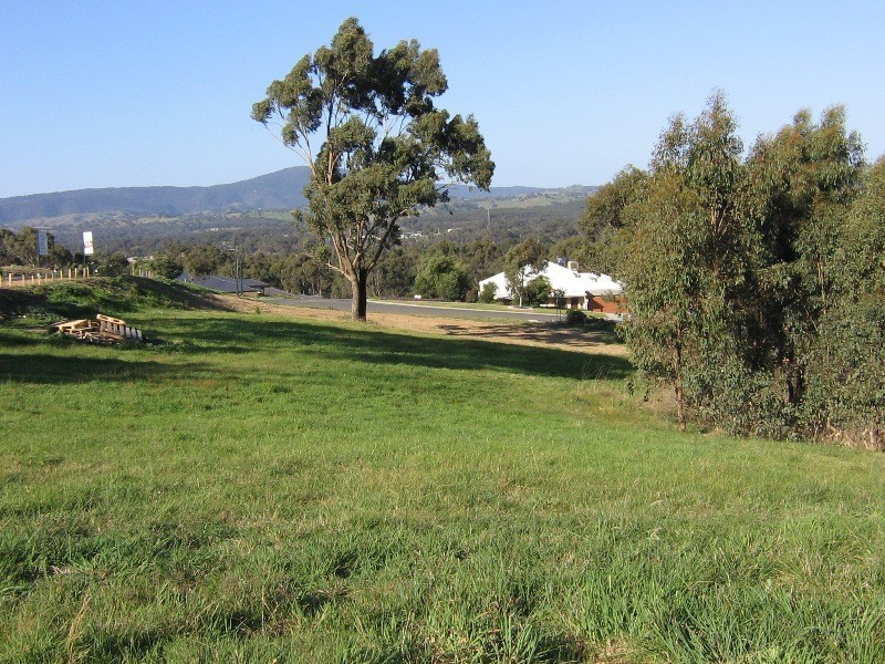 8 Tenni Close, Broadford VIC 3658