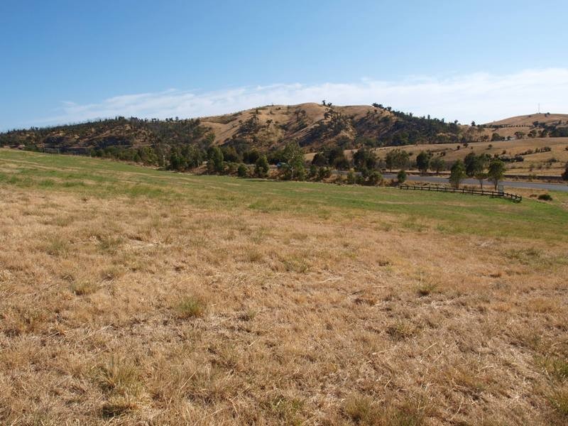 Lot 27 Sir Leo Curtis, Wandong VIC 3758