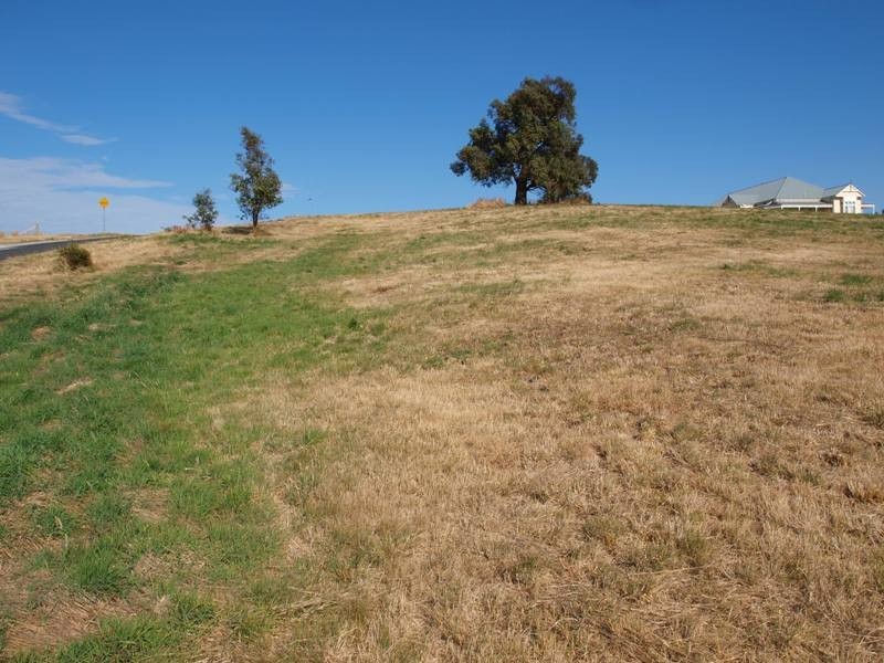 Lot 27 Sir Leo Curtis, Wandong VIC 3758