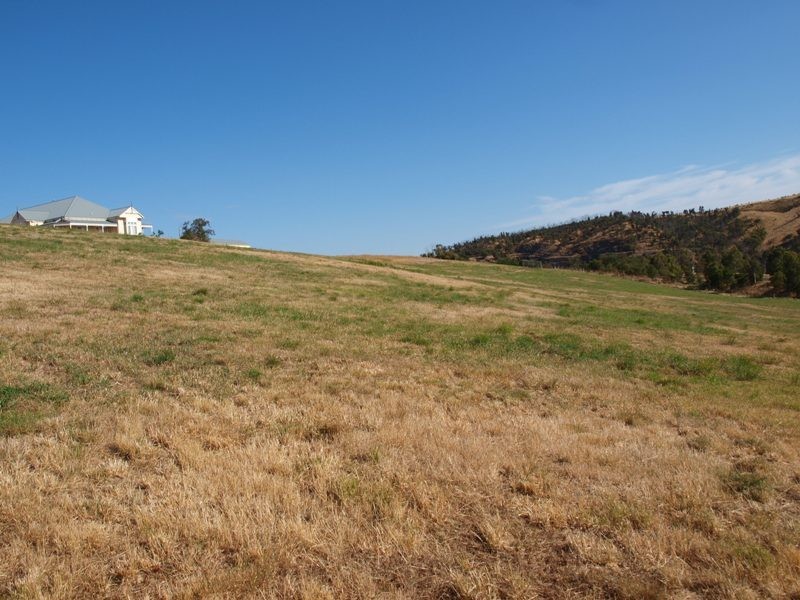 Lot 27 Sir Leo Curtis, Wandong VIC 3758