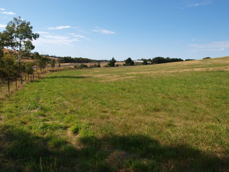 Lot 27 Sir Leo Curtis, Wandong VIC 3758