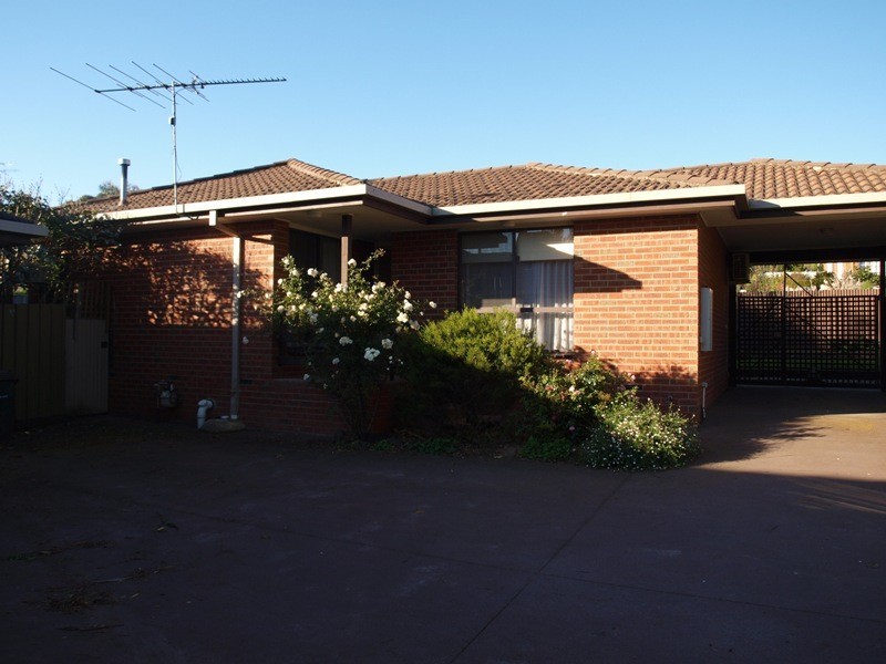 2/30 Victoria Parade, Kilmore VIC 3764