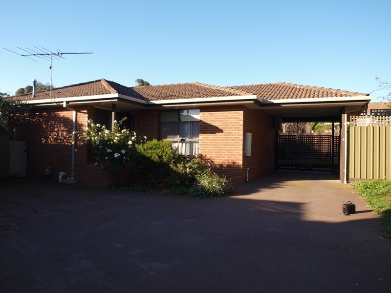 2/30 Victoria Parade, Kilmore VIC 3764