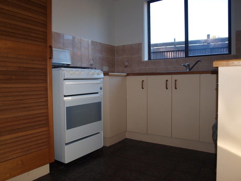 2/30 Victoria Parade, Kilmore VIC 3764