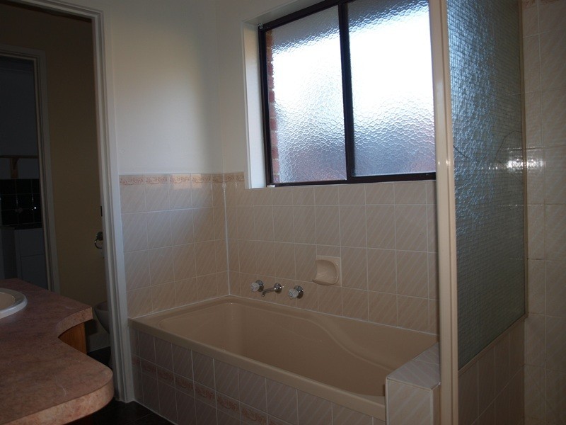 2/30 Victoria Parade, Kilmore VIC 3764