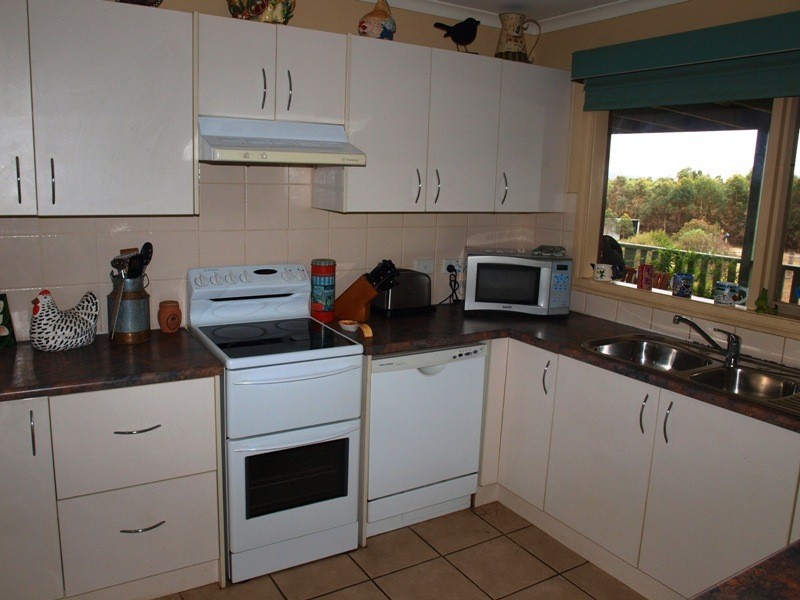 60 Leahys Road, Kilmore VIC 3764