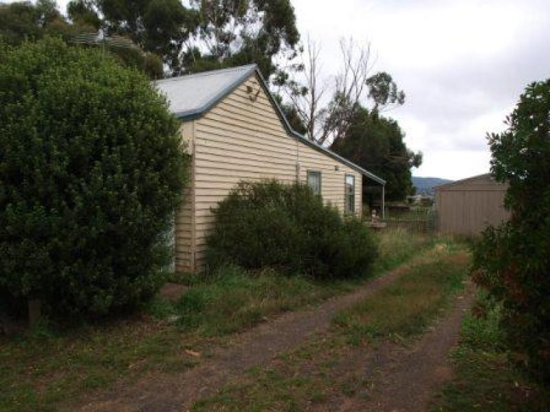 24 Noel Street, Lancefield VIC 3435