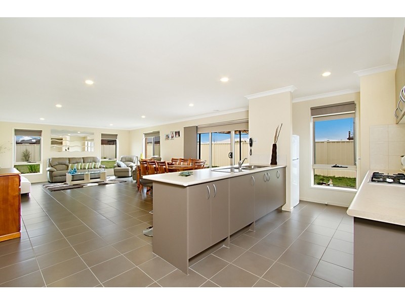 31 Chrystobel Way, Kilmore VIC 3764