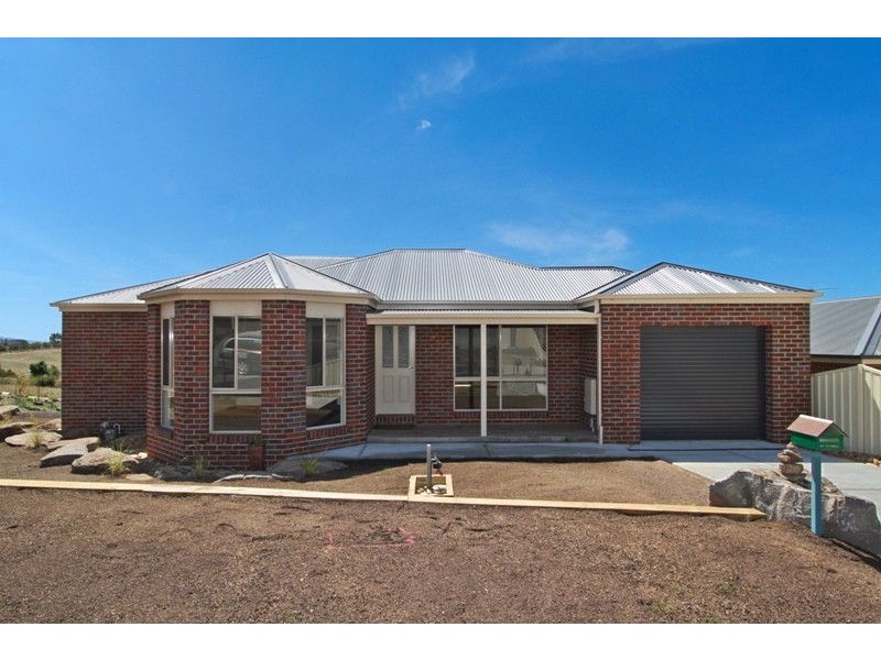 8 Chrystobel Way, Kilmore VIC 3764